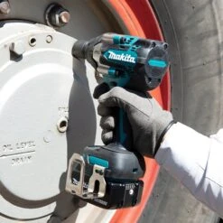 Avvitatore A Impulsi Makita DTW700RTJ 18V 5Ah -Strumenti Per La Casa MAKITA 3 1af22d54 13d8 49fd ba1a e0ec1d6ad3ad